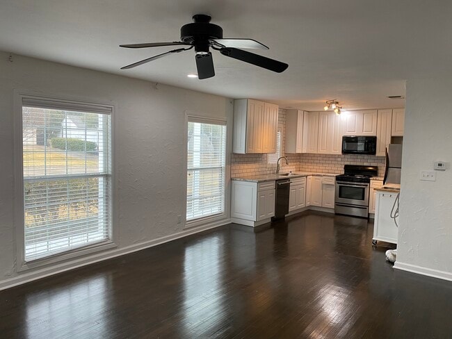 Building Photo - 4217 Donnelly Ave