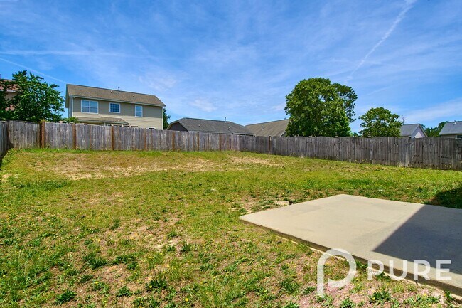Foto del edificio - 312 Peppercorn Ln