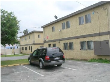 Primary Photo - Premier Apartments