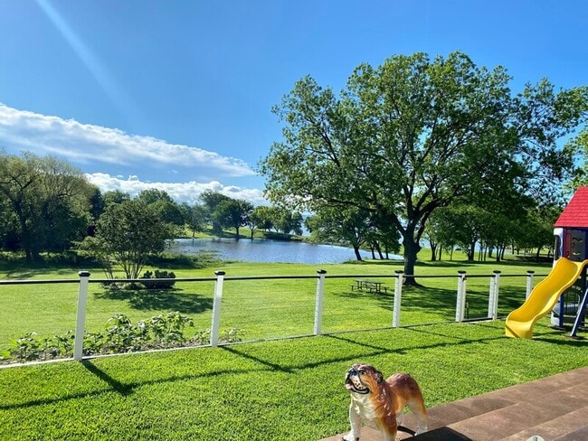 Foto del edificio - 4322 Duck Pond Ln