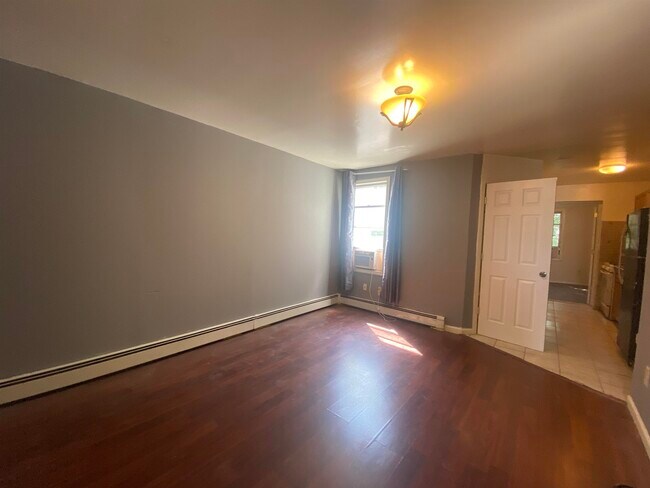 Foto del edificio - 6039 Palisade Ave