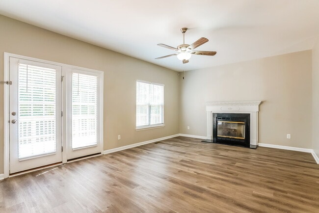 Building Photo - 9620 White Carriage Dr