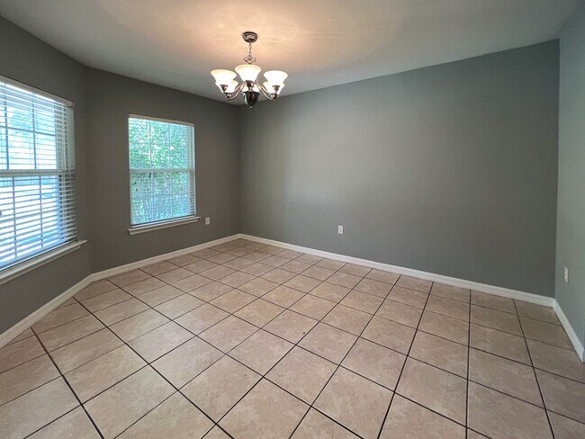 Foto del edificio - Pet Friendly 4BR/2BA House Close to UF - A...