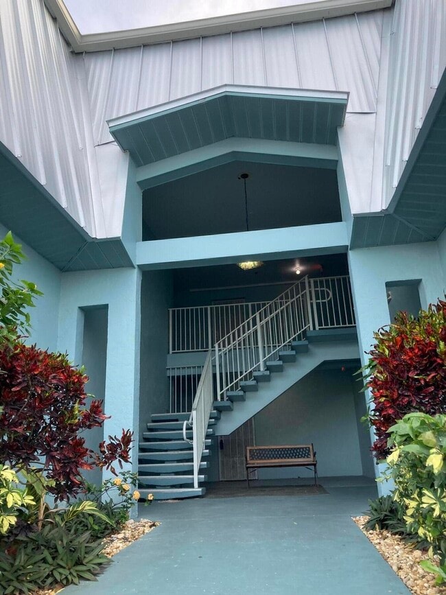 Building Photo - 950 S Kanner Hwy