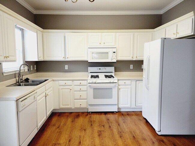 Building Photo - 5295 Cottage Ln