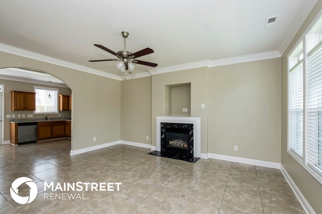 Building Photo - 10438 Hugue Way