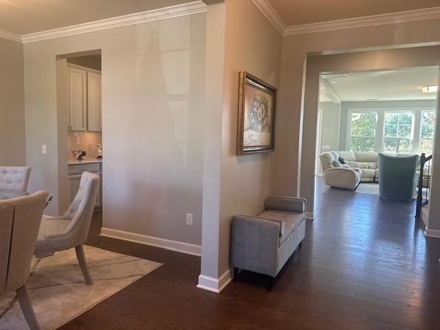 Foyer - 8228 Cornhill Ave