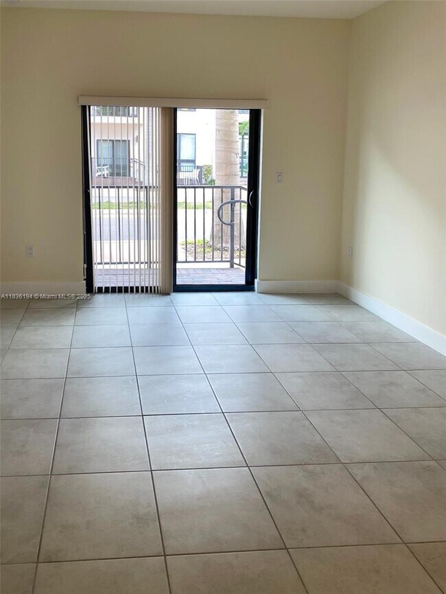 Foto del edificio - 8301 NW 41st St