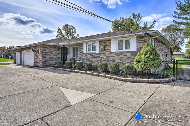Building Photo - 3 br, 3.5 bath House - 7486 W 130TH St