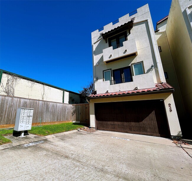 Foto del edificio - 939 Queen Annes Rd