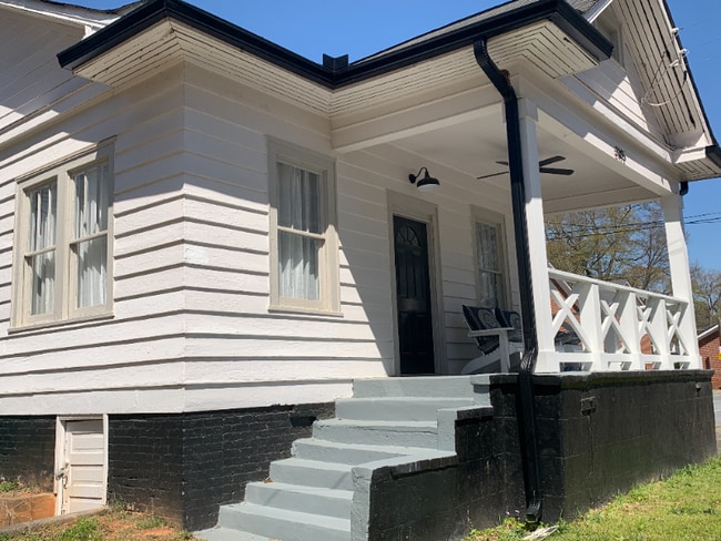 Building Photo - 3185 Jackson St