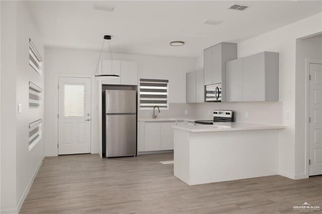 Building Photo - 10 E Campeche St