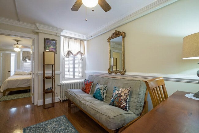 Foto del edificio - 241 Massachusetts Ave NE