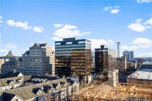 Building Photo - 25 Forest St