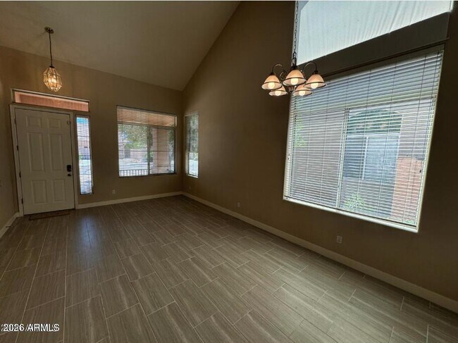 Foto del edificio - 1470 W Armstrong Way