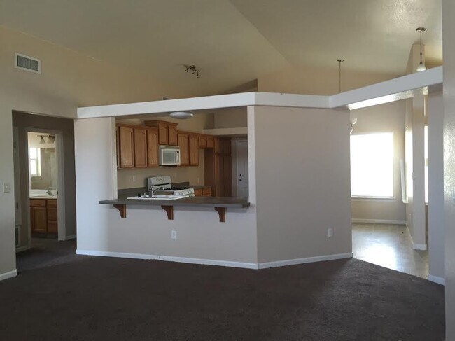 Foto del edificio - Close to High School... Coming Soon!!