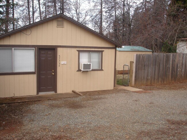 Building Photo - 5773 Stratton Lane
