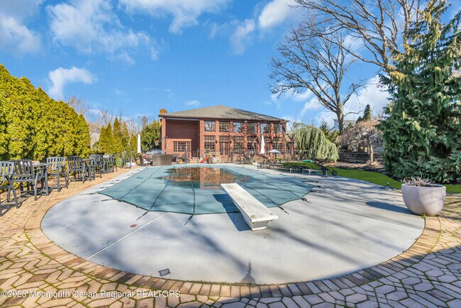 Foto del edificio - 13 Valley Forge Rd
