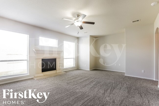 Building Photo - 9931 Knob Hollow Way