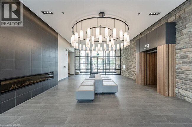 Building Photo - 255 Northfield Dr E