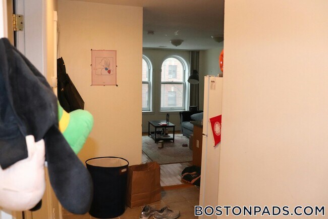 Foto del edificio - 90 Westland Ave