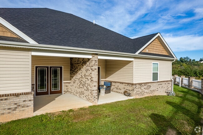 2BR, 2BA - Rosemary Lane Townhomes