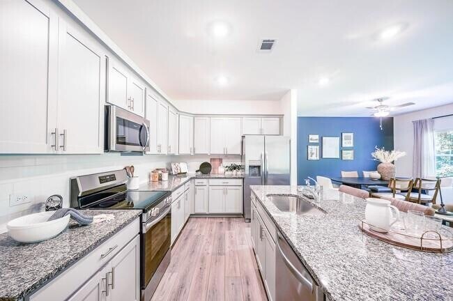 Building Photo - 1298 Mabry St