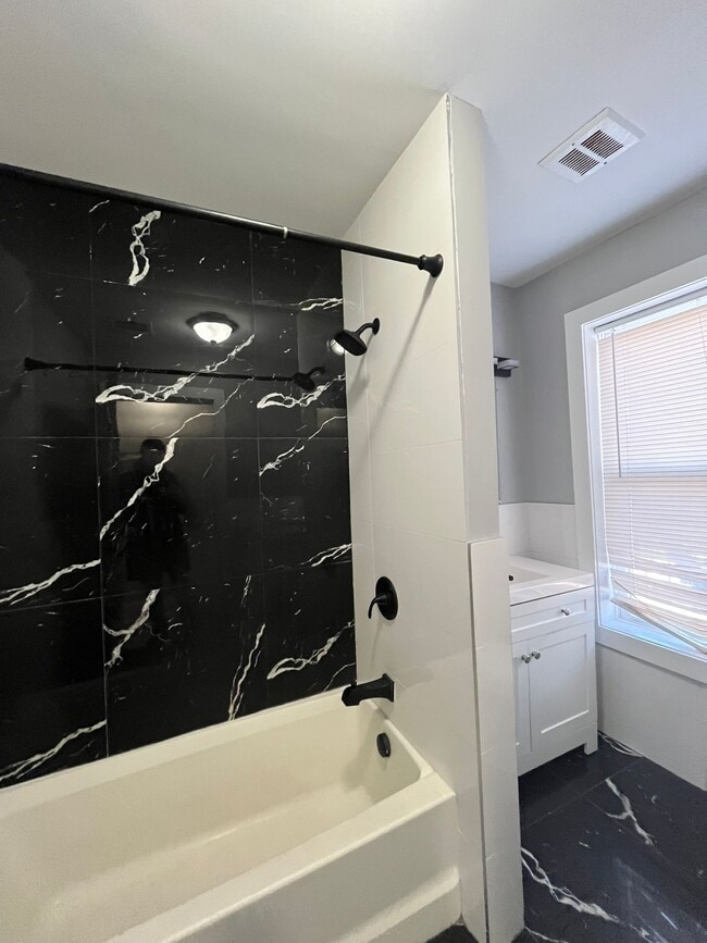 Building Photo - 26 Yale Ave