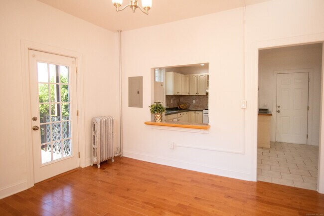 Foto del edificio - 883 Montauk Ave