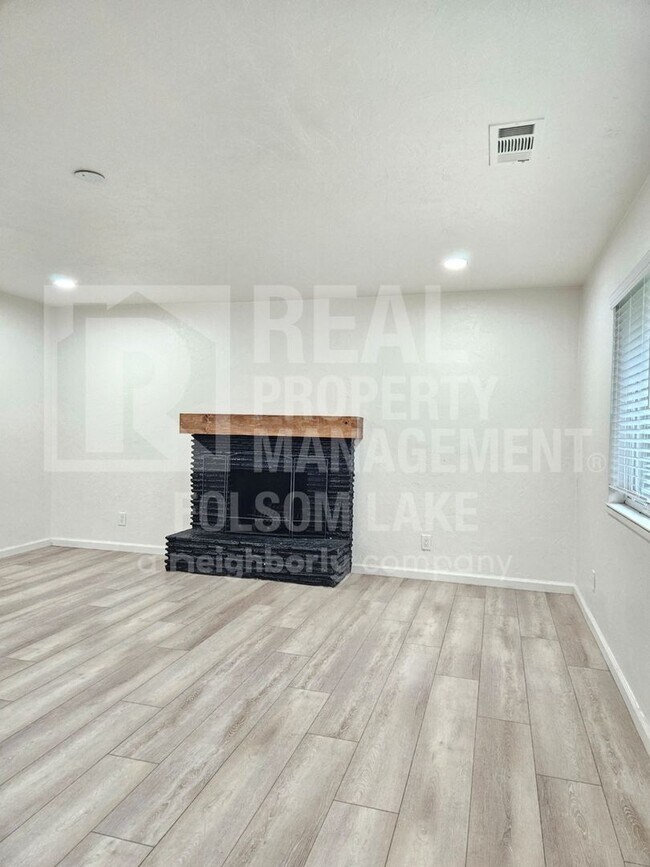 Foto del edificio - Coming Soon! 2bd 1ba home in the Sierra Vista Neighborhood of Roseville