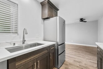Building Photo - 9175 Campina Dr
