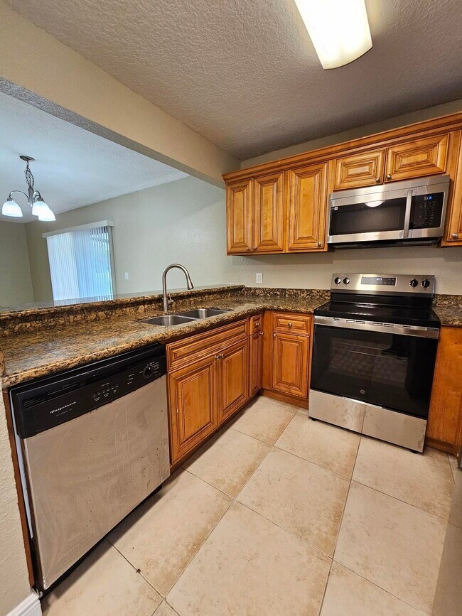 Foto del edificio - 1581 Balfour Point Dr