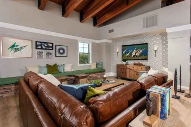 Foto del edificio - 10411 Reserve Dr