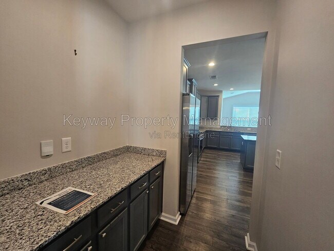 Foto del edificio - 6064 High Top Ln