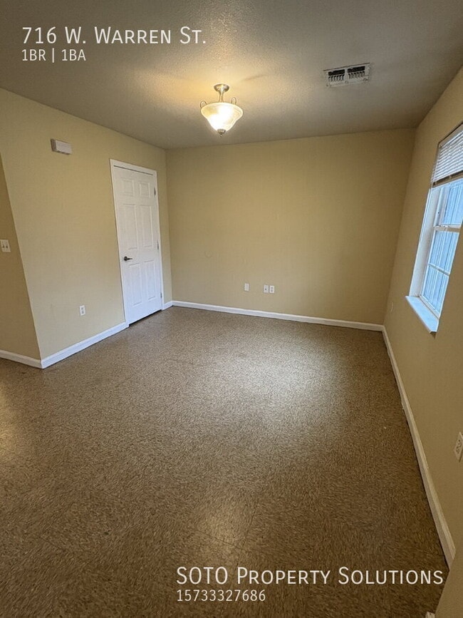 Building Photo - 716 Warren St