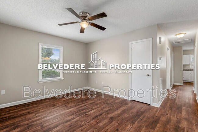 Foto del edificio - 2210 E Market St