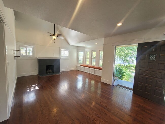 Building Photo - 437 Enslen Park Ct