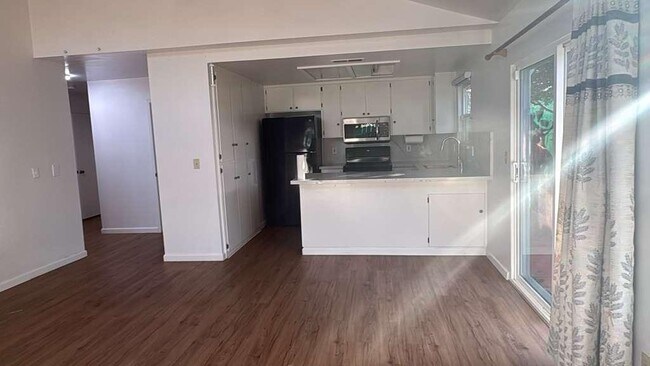 Foto del edificio - 101 E Portola Way