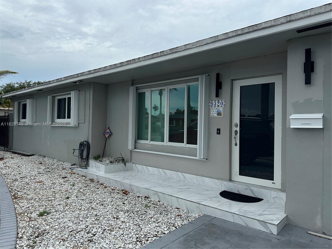 Foto principal - 9320 SW 46th Terrace