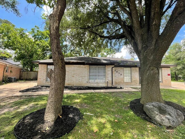 Building Photo - 7315 Housman
