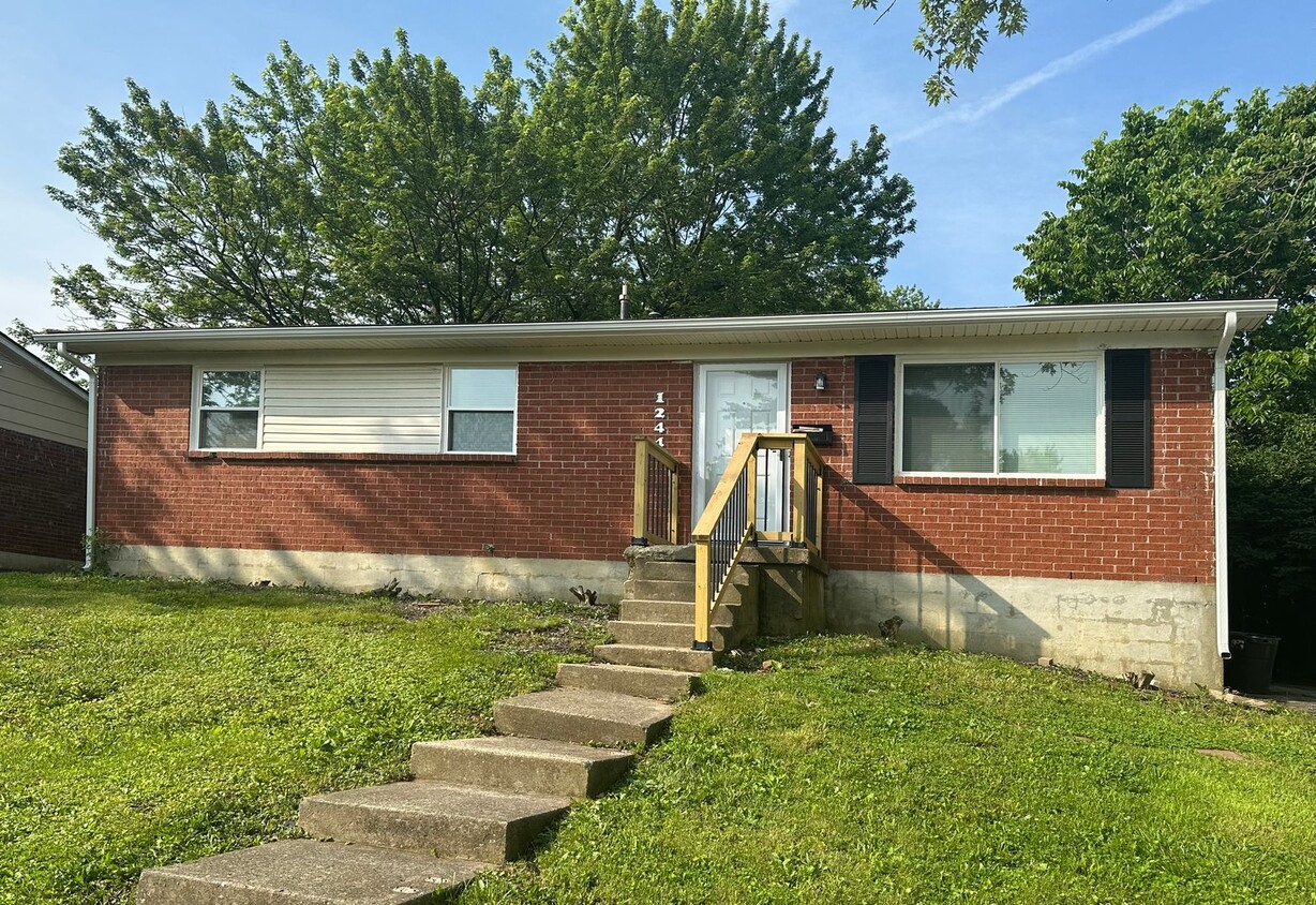 *1/2 Off 1st Month! Fully Renovated House*... - Fully Renovated House, Everything is New! ...