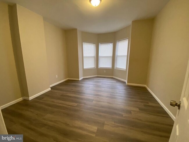 Building Photo - 1833 S 6th St