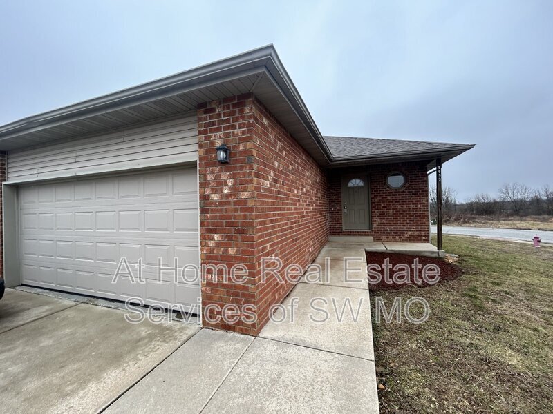 5693 N Purple Ln, Ozark, MO 65721 Condo for Rent in Ozark, MO