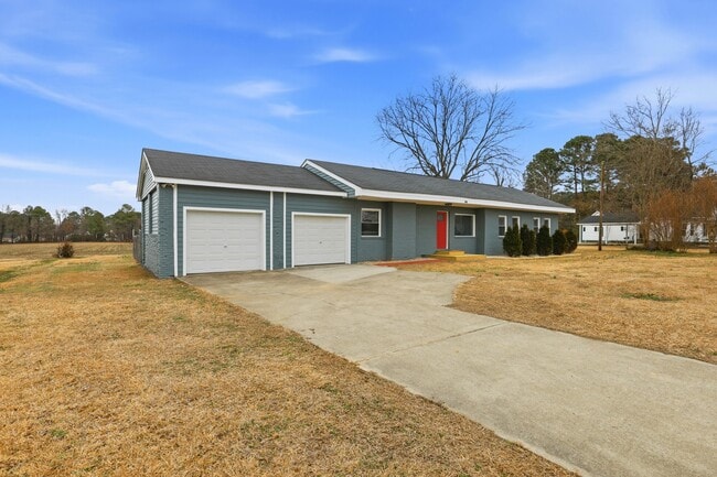 Building Photo - 121 Church of God Rd