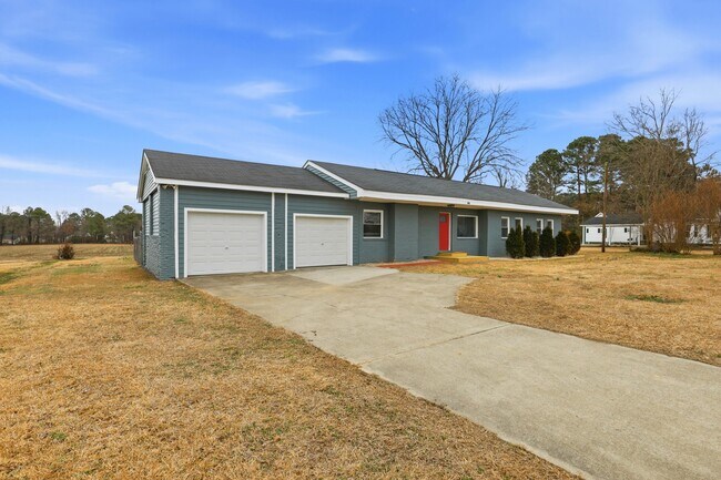 Foto del edificio - 121 Church of God Rd