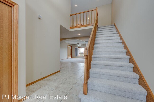 Building Photo - 5 br, 4 bath House - 2012 S 194th Street