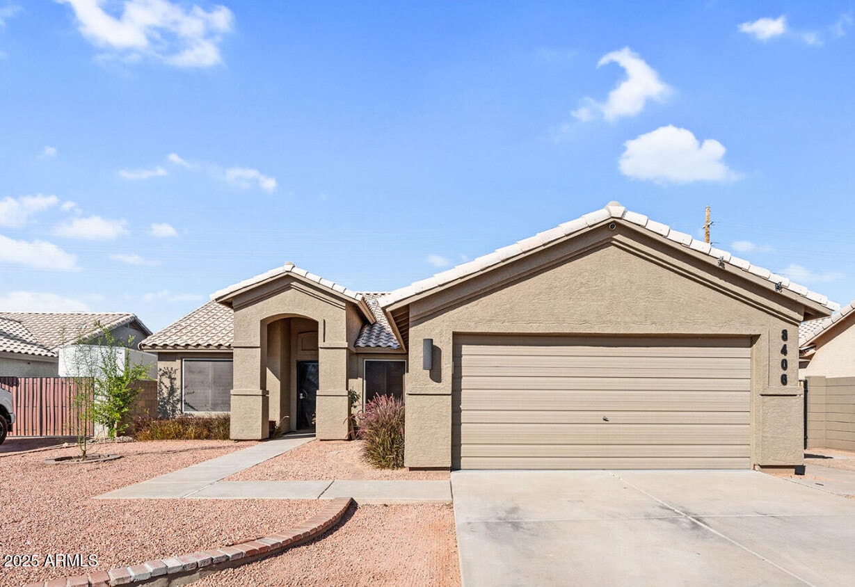 Foto principal - 8406 W Dahlia Dr