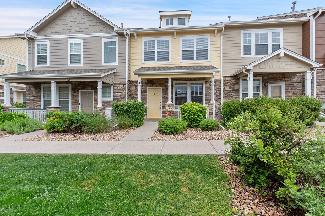 Foto principal - Evolve Real Estate: Beautiful 3 Bed / 2.5 ...