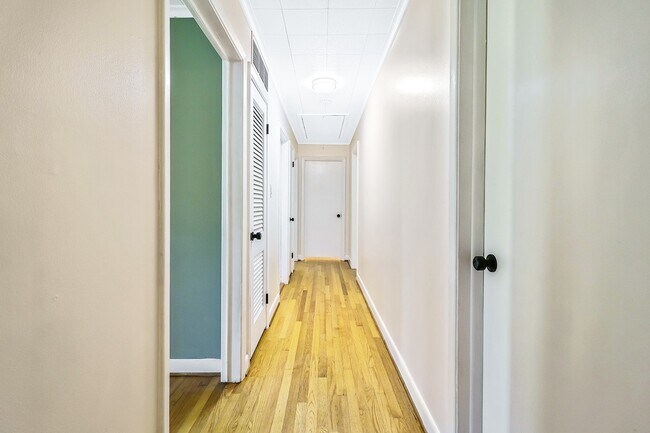 Foto del edificio - 1510 Crescent Dr