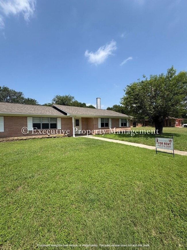 Building Photo - 616 Cedar Dr